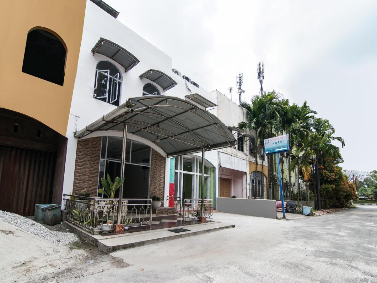 Oyo 90897 Hotel Sepupu Satria Pekanbaru Dış mekan fotoğraf