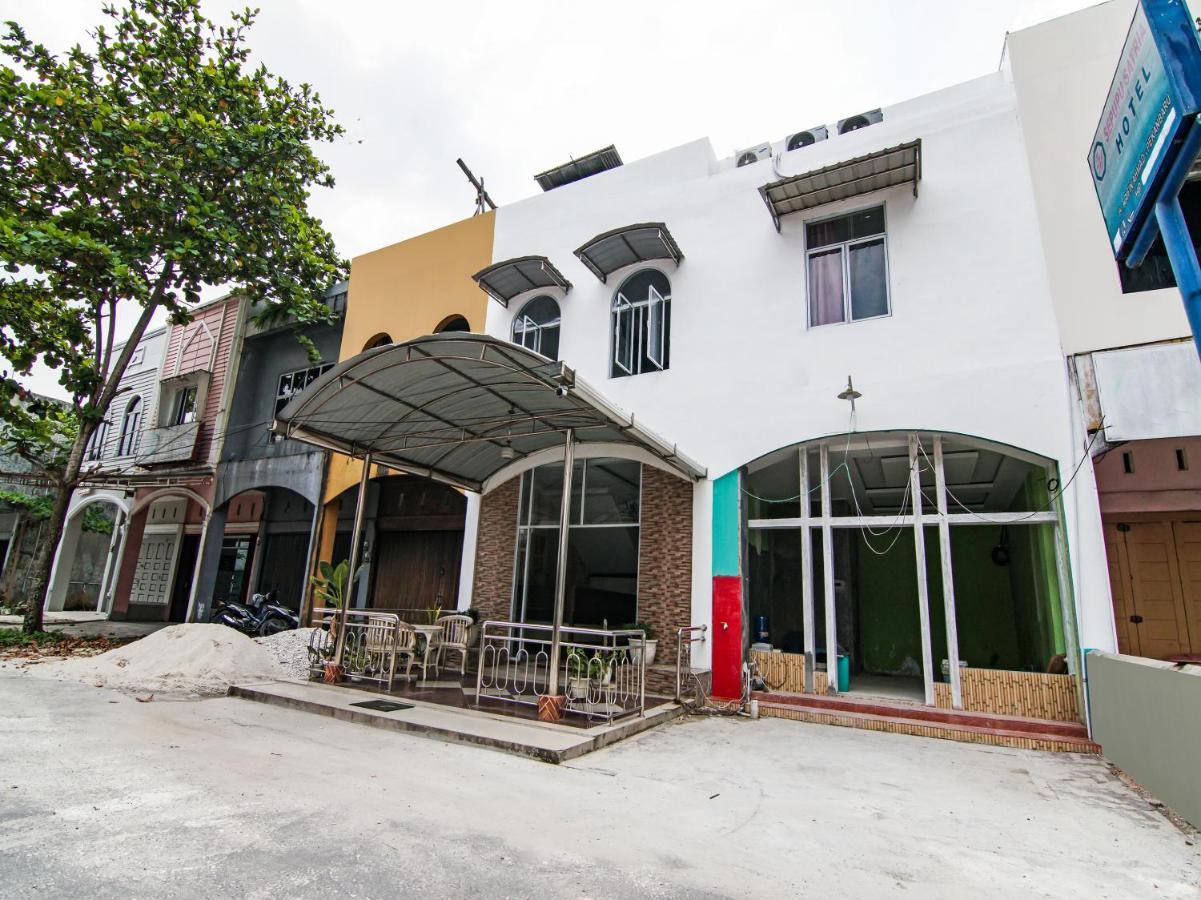 Oyo 90897 Hotel Sepupu Satria Pekanbaru Dış mekan fotoğraf