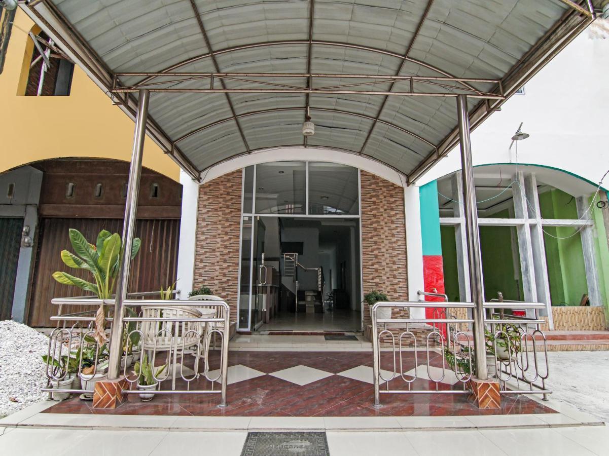 Oyo 90897 Hotel Sepupu Satria Pekanbaru Dış mekan fotoğraf
