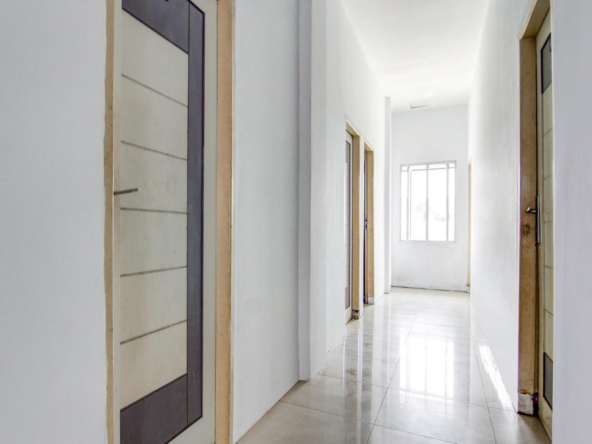 Oyo 90897 Hotel Sepupu Satria Pekanbaru Dış mekan fotoğraf