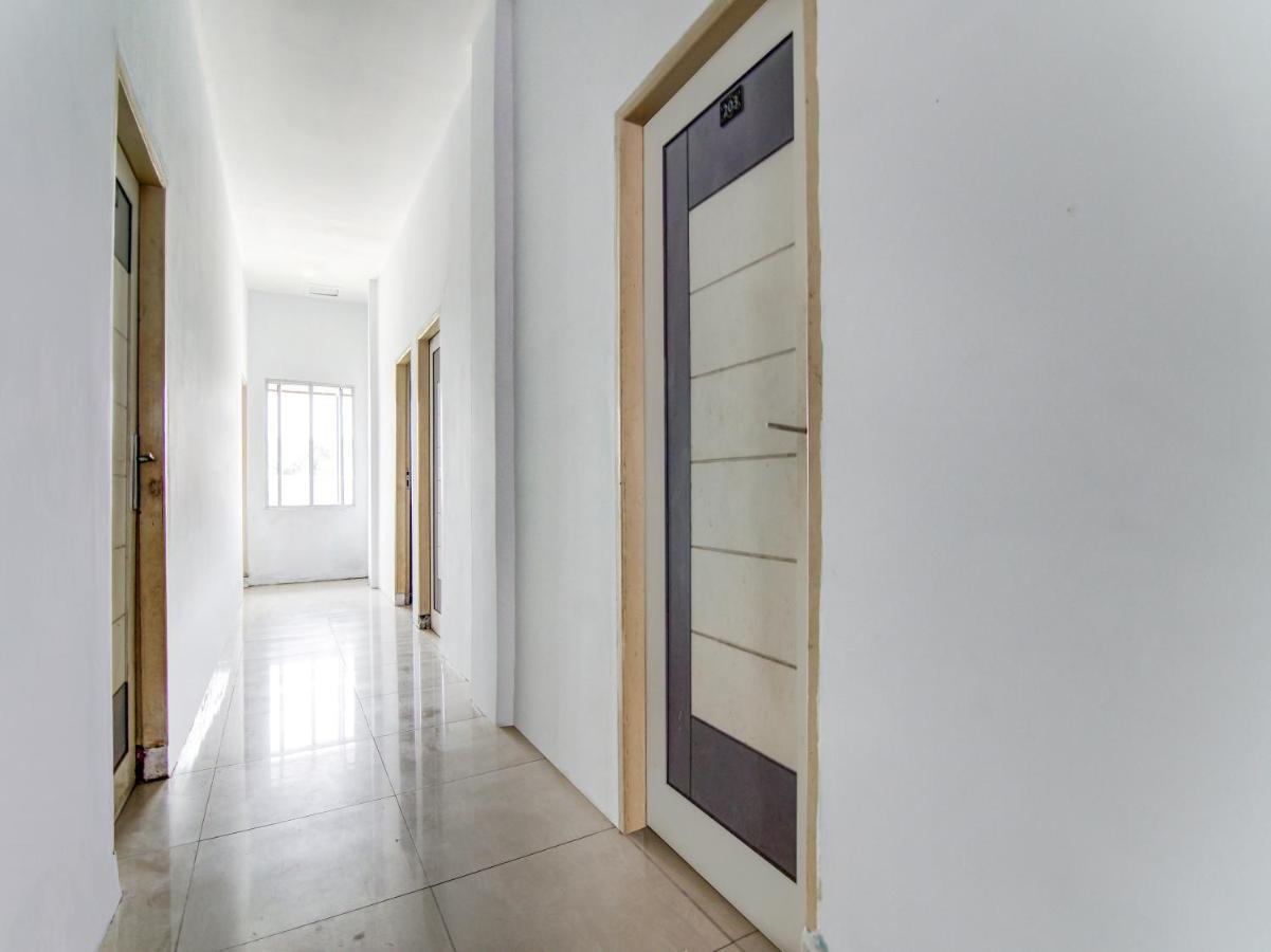 Oyo 90897 Hotel Sepupu Satria Pekanbaru Dış mekan fotoğraf