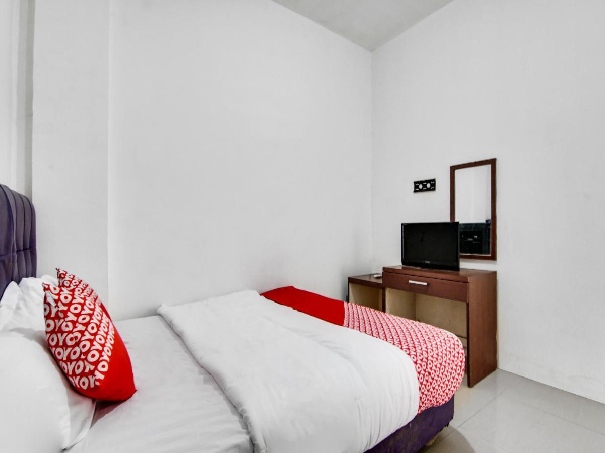 Oyo 90897 Hotel Sepupu Satria Pekanbaru Dış mekan fotoğraf
