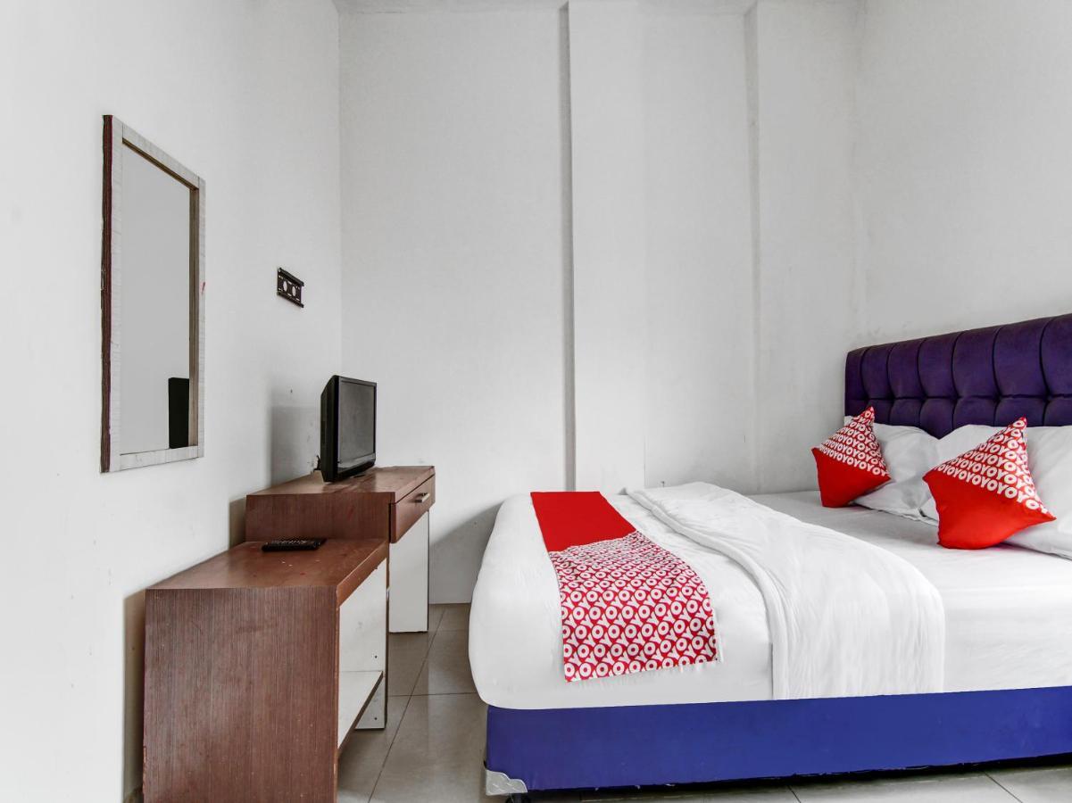 Oyo 90897 Hotel Sepupu Satria Pekanbaru Dış mekan fotoğraf